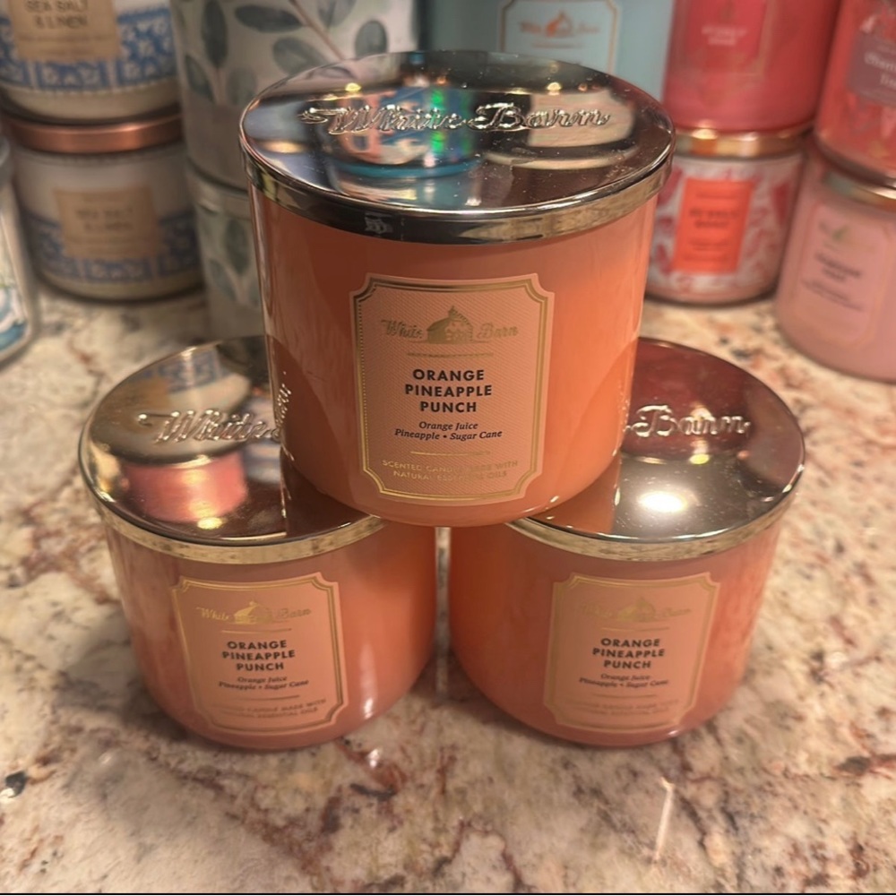 (ONE) B&BW/White Barn candle- 1x ORANGE PINEAPPLE PUNCH 3 wick candle NEW!!!